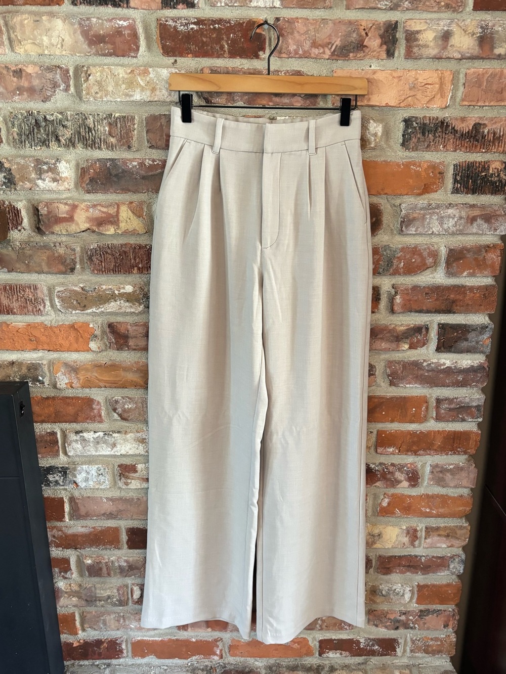 Abercrombie Ivory Pleated Wide Leg Trouser Pants, Small Long - Picture 2 of 8